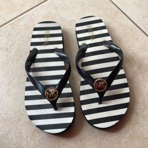 Michael kors flip flops